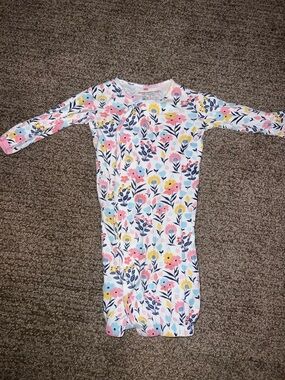 Magnetic Open Bottom Gown